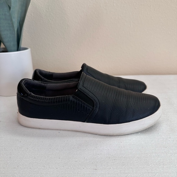 Dr. Scholl's Shoes - Dr. Scholl’s Black Snake Skin Texture Leather Casual Sneakers Women’s 7M